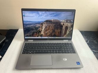 Dell Latitude 5520 Laptop Intel Core i7-1185G7 3.00Ghz 16GB 512GB SSD Win 11 Pro  Condition: This is a used laptop with noticeable cosmetic wear from 