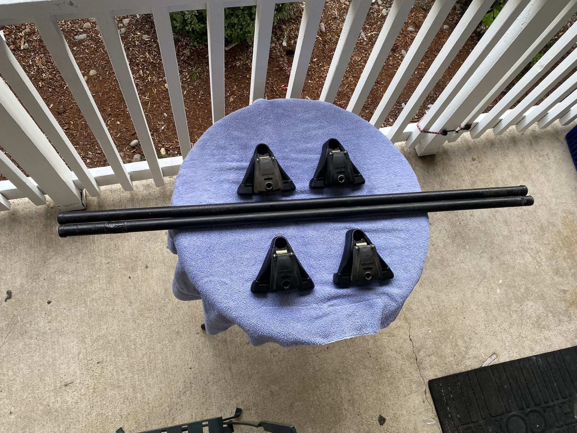 48” YAKIMA ROOF RACK SYSTEM ROUND BAR 48”