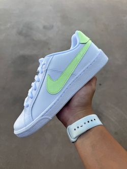 Nike Court Royale