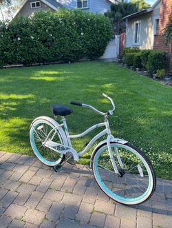 26” Women’s beach cruiser bike