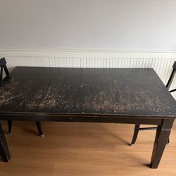 Pottery barn table 6chairs and 2 leafs