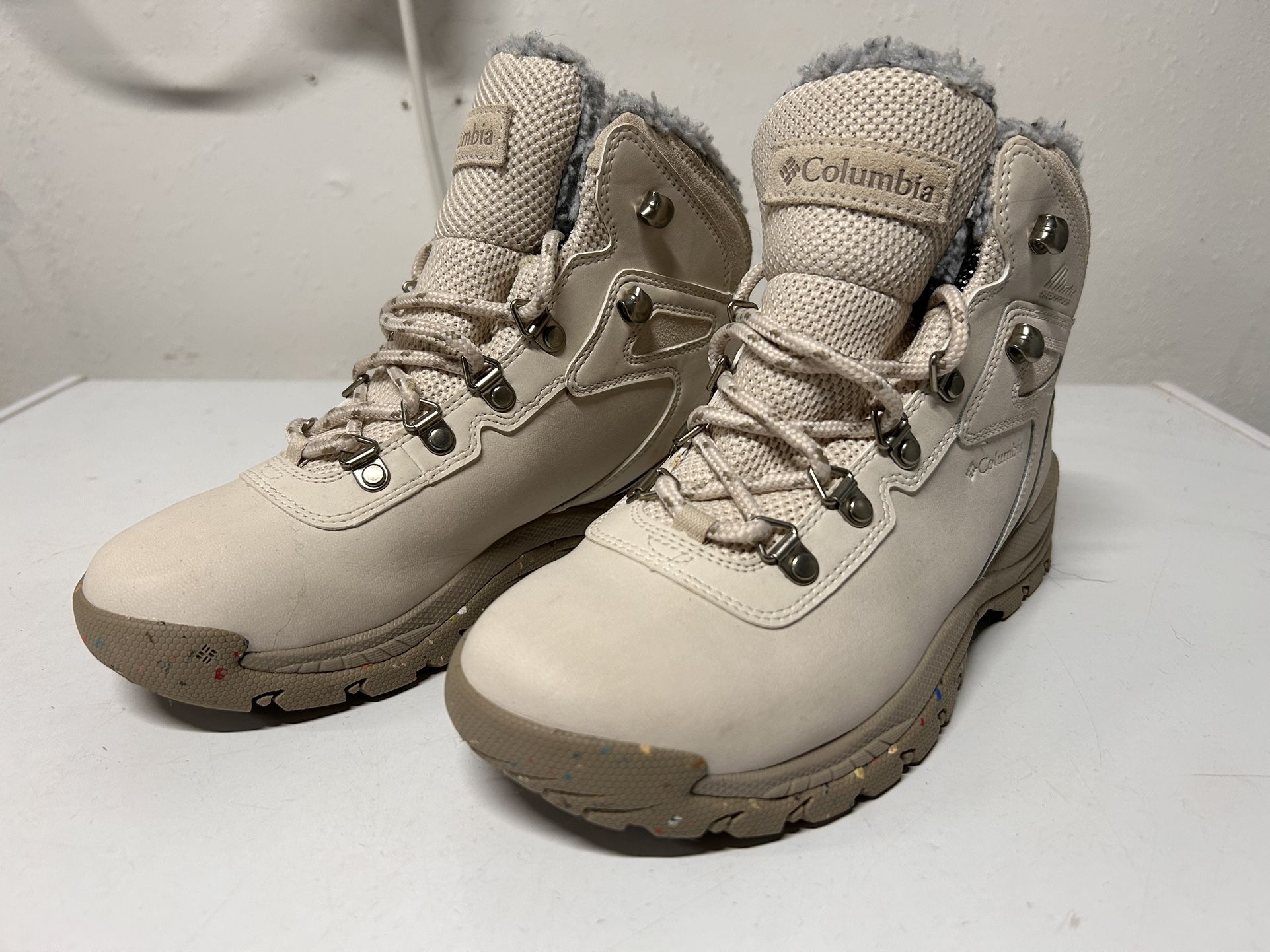 Columbia Snow Boots Size 7