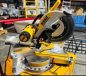 DEWALT 15 Amp 12 in. Double Bevel Sliding Compound Miter Saw with XPS technology, Blade Wrench New