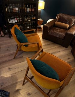 Mid century modern chairs (mcm)