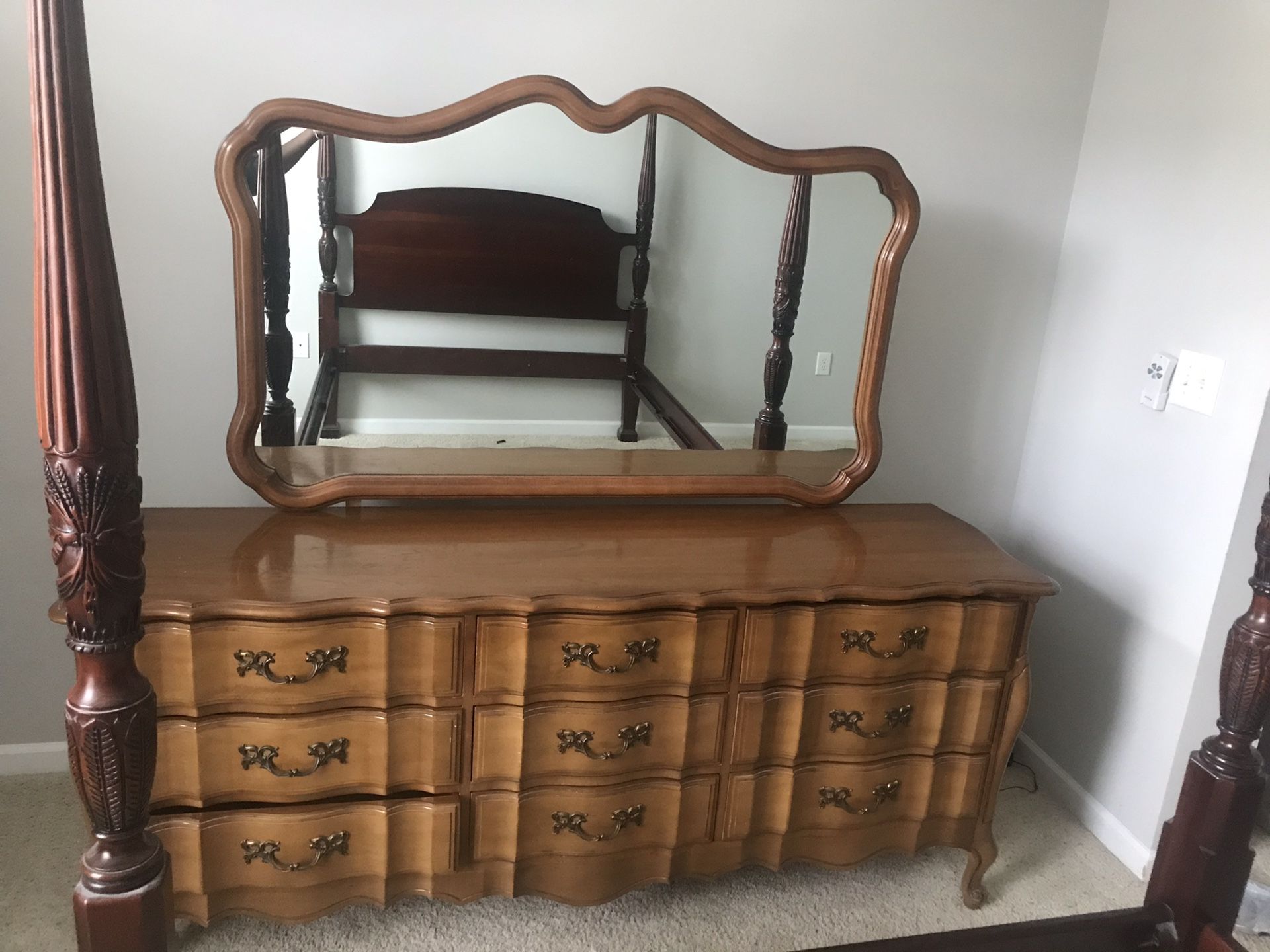 (Used) Dresser with mirror