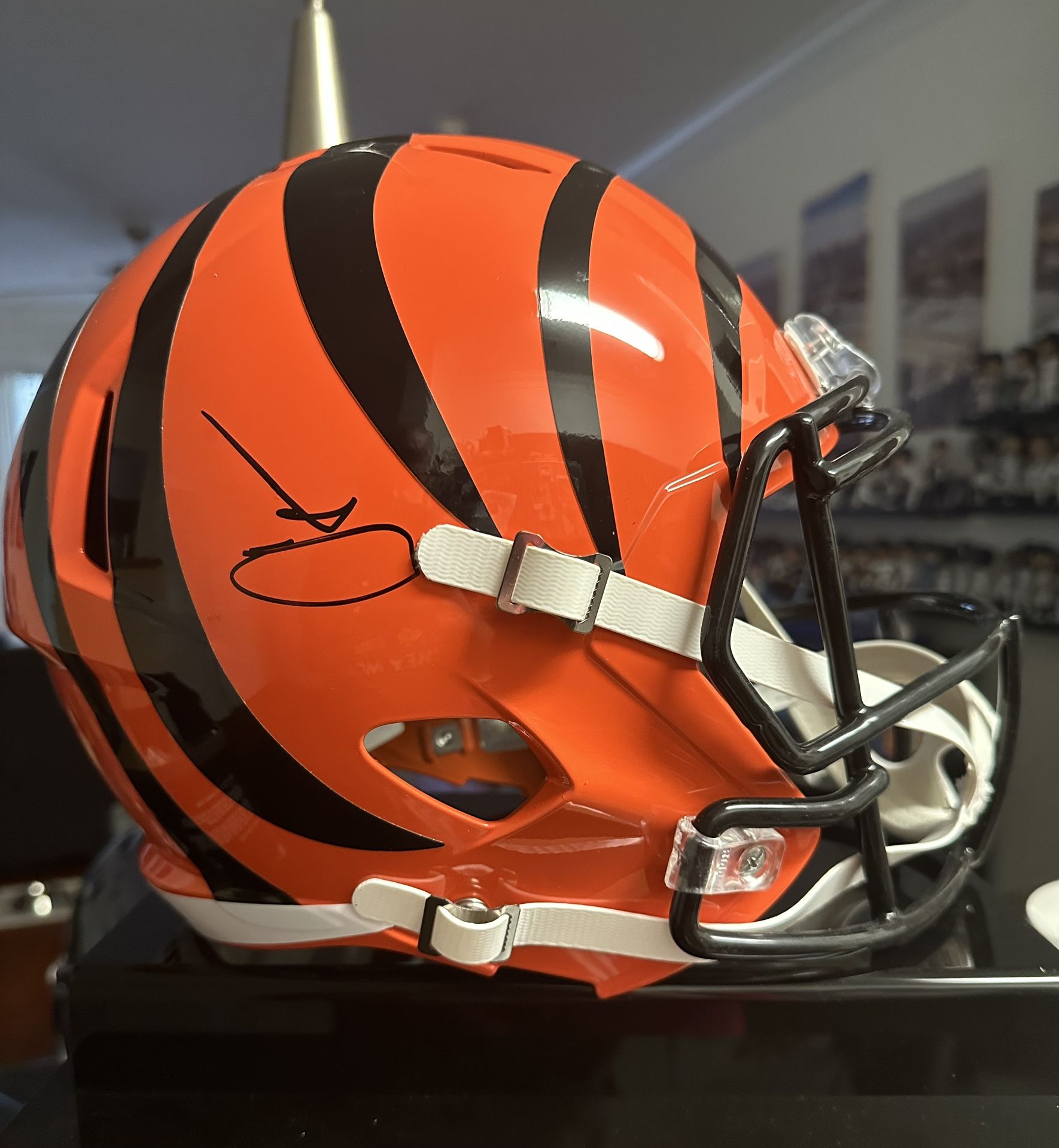 Chad Johnson Signed Cincinatti Bengals F/S Riddell Speed Replica Helmet Schwartz