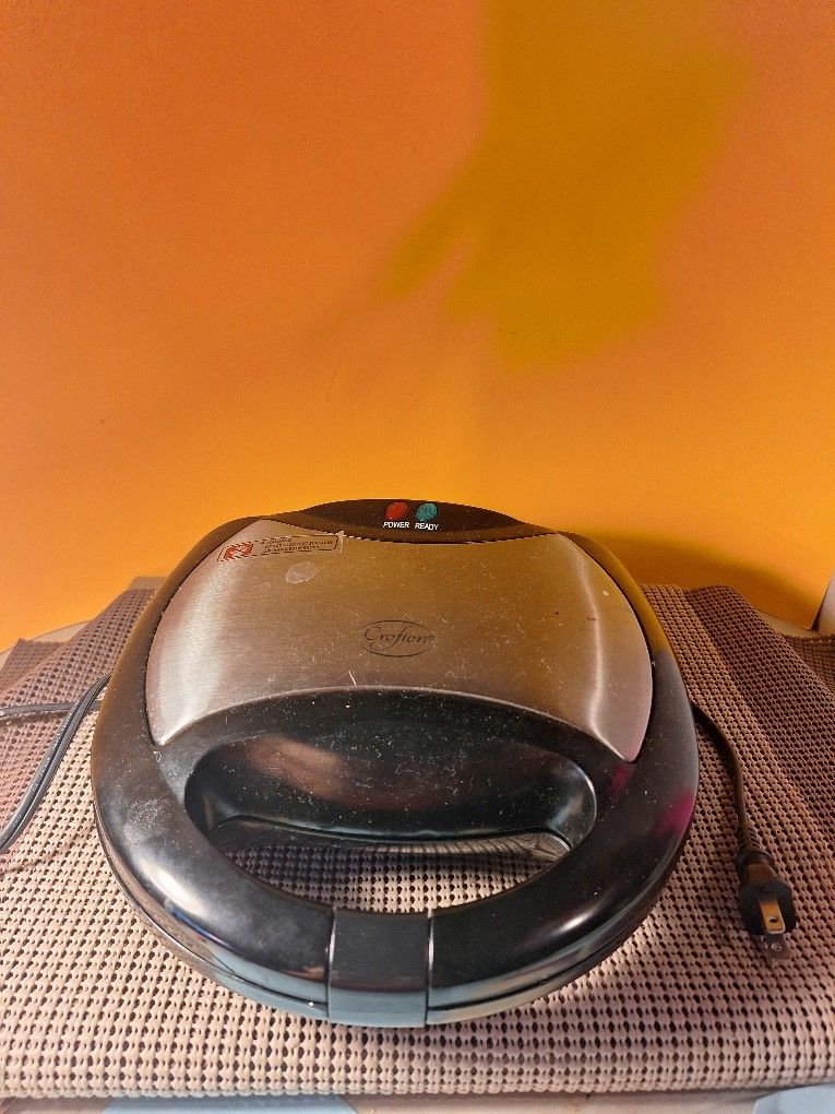 Crofton 3 on 1 Electric Sandwich Maker, Panini Press Grill and Waffles Iron Set-$15