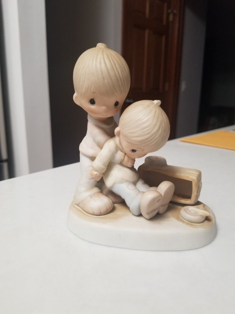 Precious Moments "Love Lifted Me" E5201 No Box