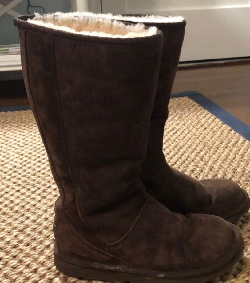 Make Offer...Women's Ugg Boots size 8