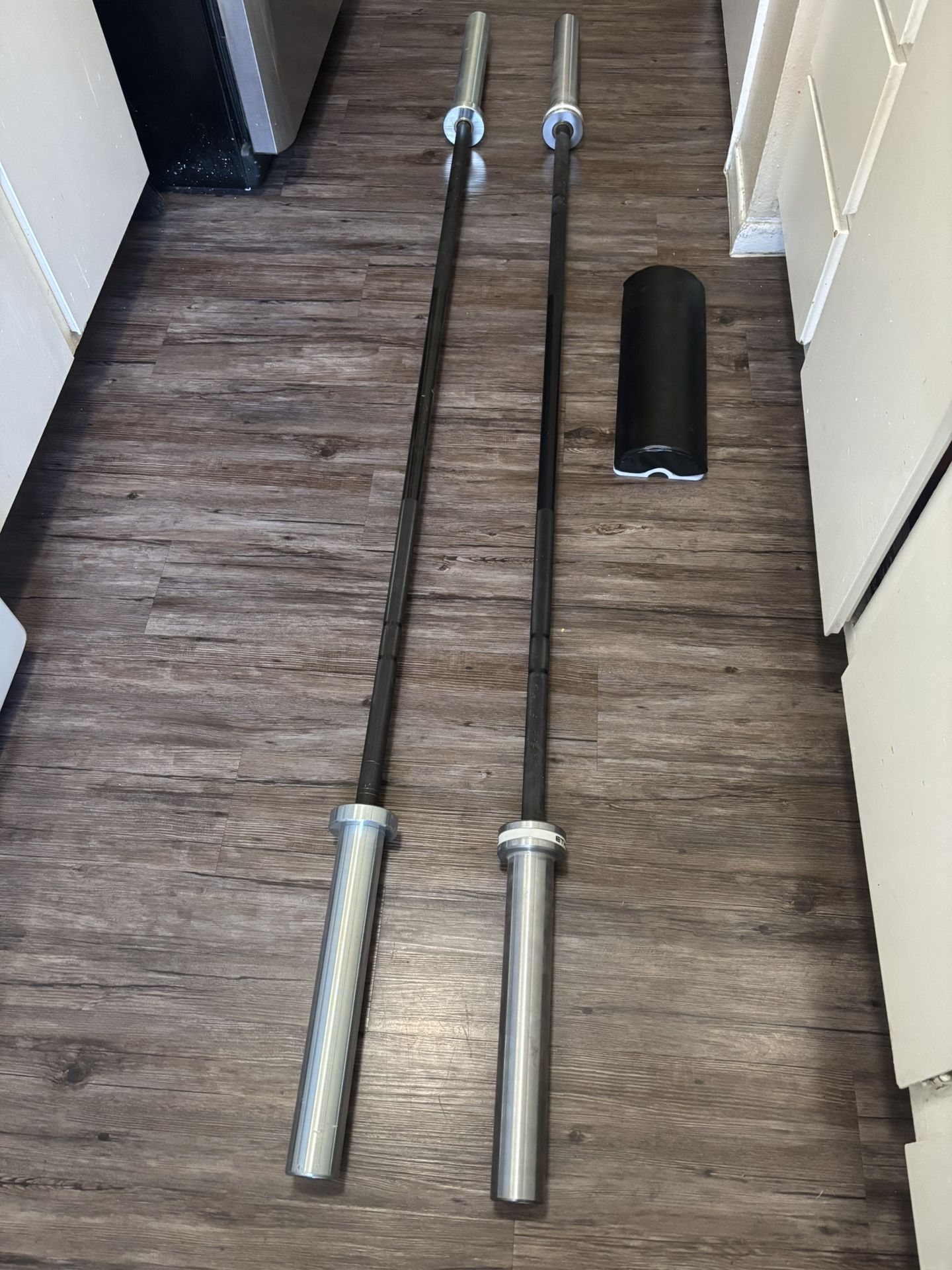 ETHOS AND BELLA WOMENS BARBELLS FOR 2” WEIGHTS prices Listed At The Bottom Under Description 👇👇👇👇