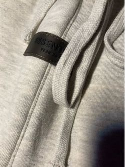 Essentials shorts light oat size medium