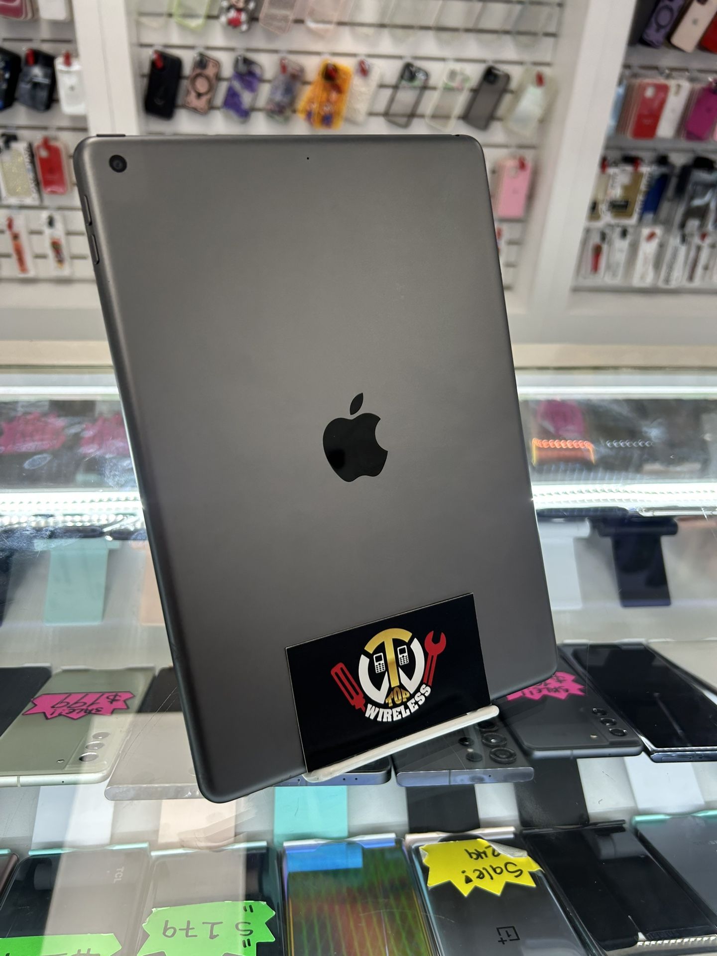 iPad 7th Gen 32gb Scratches 