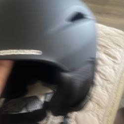 Ski helmet