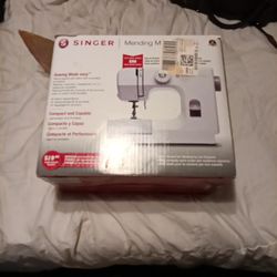 Singer Sewing Machine 