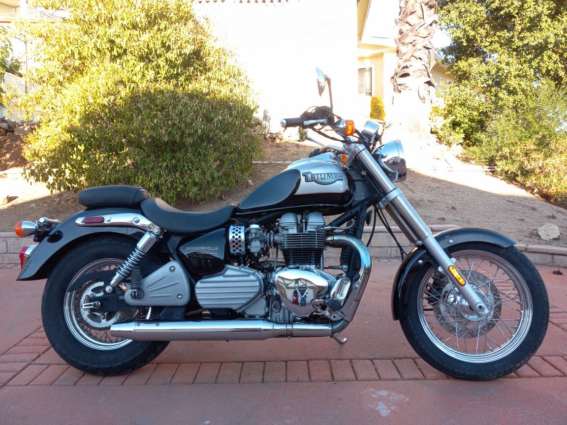 2002 Triumph Bonneville