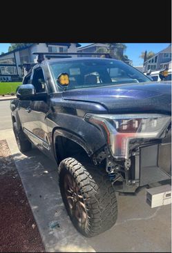 Passenger Fender (RT). 3rd generation Toyota Tundra OEM Takeoff