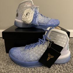 Nike Kobe 3 Protro Royal Pulse Christmas Men’s Size 13.5 (SKU: IQ5338-400)