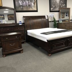 4PC Queen Bedroom Set