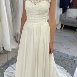 Elegant European wedding Dress - Bianco Evento - US Size 6-8