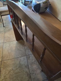 Twin bed head board with shelf, bolts for rail included.