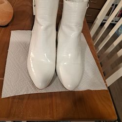 White Croc Embossed design Boots Size 9