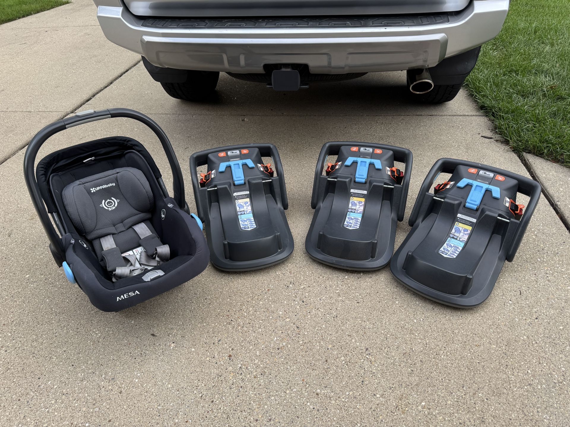 Uppababy Car Seat With Bases