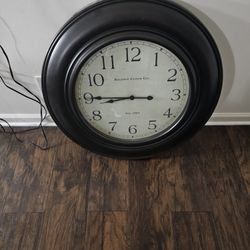 Gig Wall Clock Great Condition 