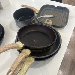 Premium Non-Stick Cookware Set (5 Pieces) – Wood Handles