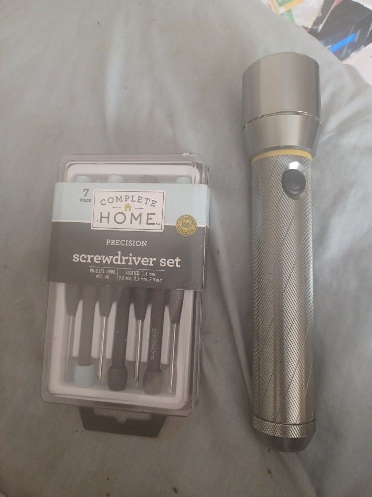 Hex Screwdriver& Heavy Duty Flashlite Set