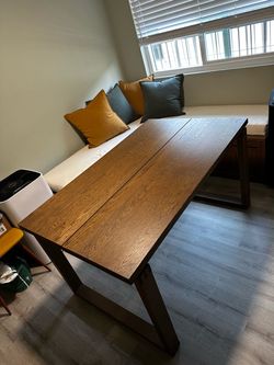 Oak veneer dining table