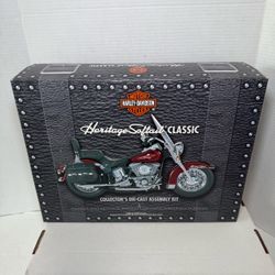 FRANKLIN MINT HARLEY DAVIDSON HERITAGE SOFTAIL CLASSIC 1:10 SCALE DIE CAST - NEW