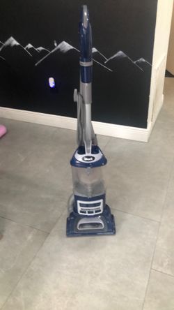 Shark lite away deluxe vacuum