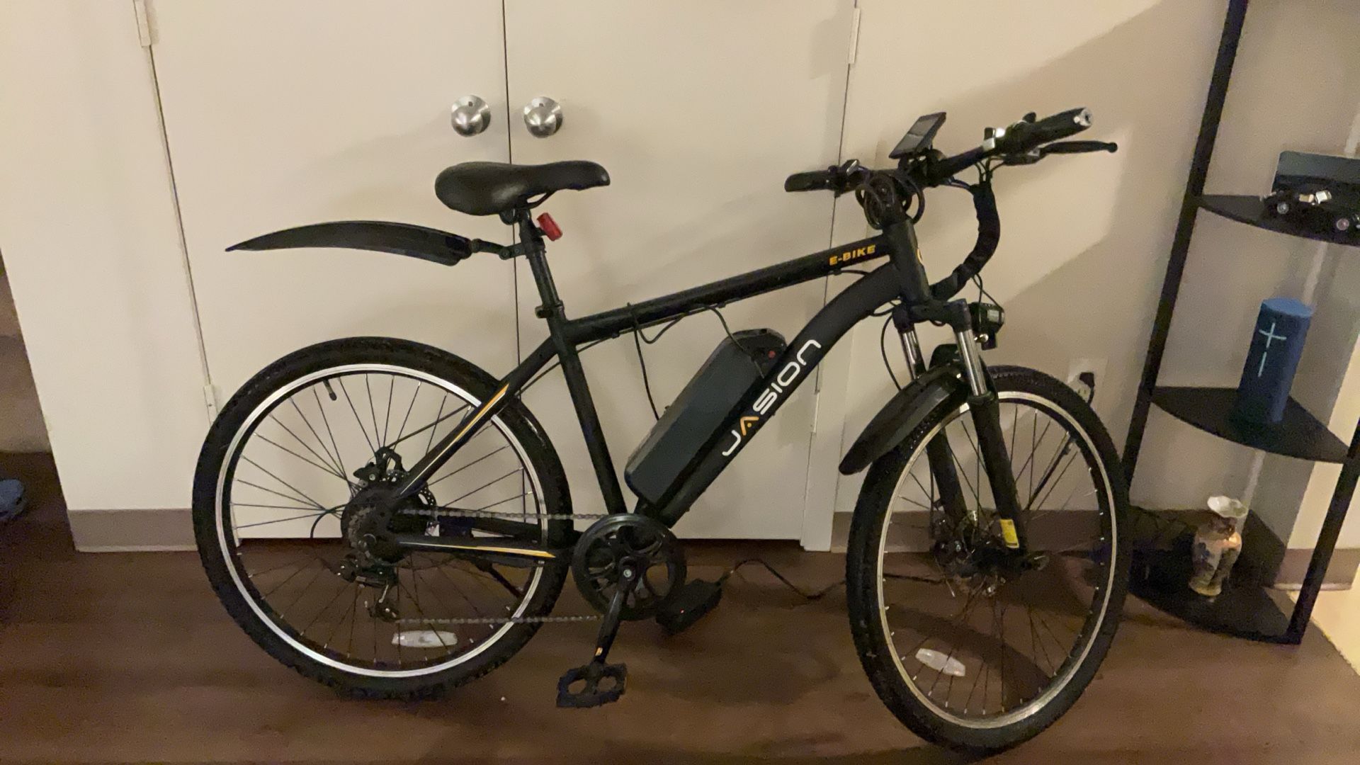 It Goes 25 Mile On Full Charge READ TITLE