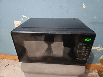 Black Countertop Microwave Oven