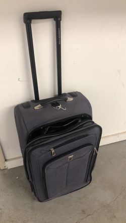34 inch London fog luggage very good condition