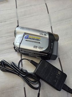 Sony Handycam DCR-DVD92 Camcorder Digital Nightshot Mini Handheld Tested Working
