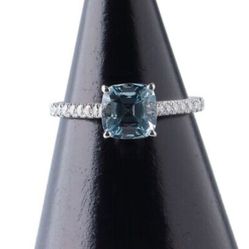 Tiffany Legacy® aquamarine Ring With Diamonds