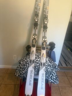 Snow skis