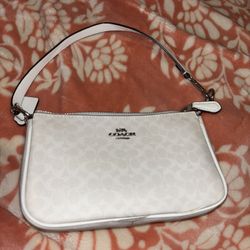 Brand New Coach Purse Came In A Little Damaged But Not Used 