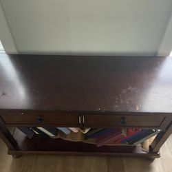 Cute Table ! Or Tv Stand ! 