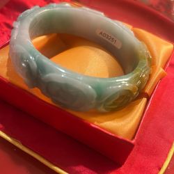 Jadeite/ Jade bangle bracelet