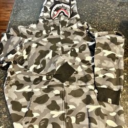 A Bathing Ape Hoodie /Bape 