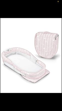 Portable Bassinet baby Delight snuggle Girl .