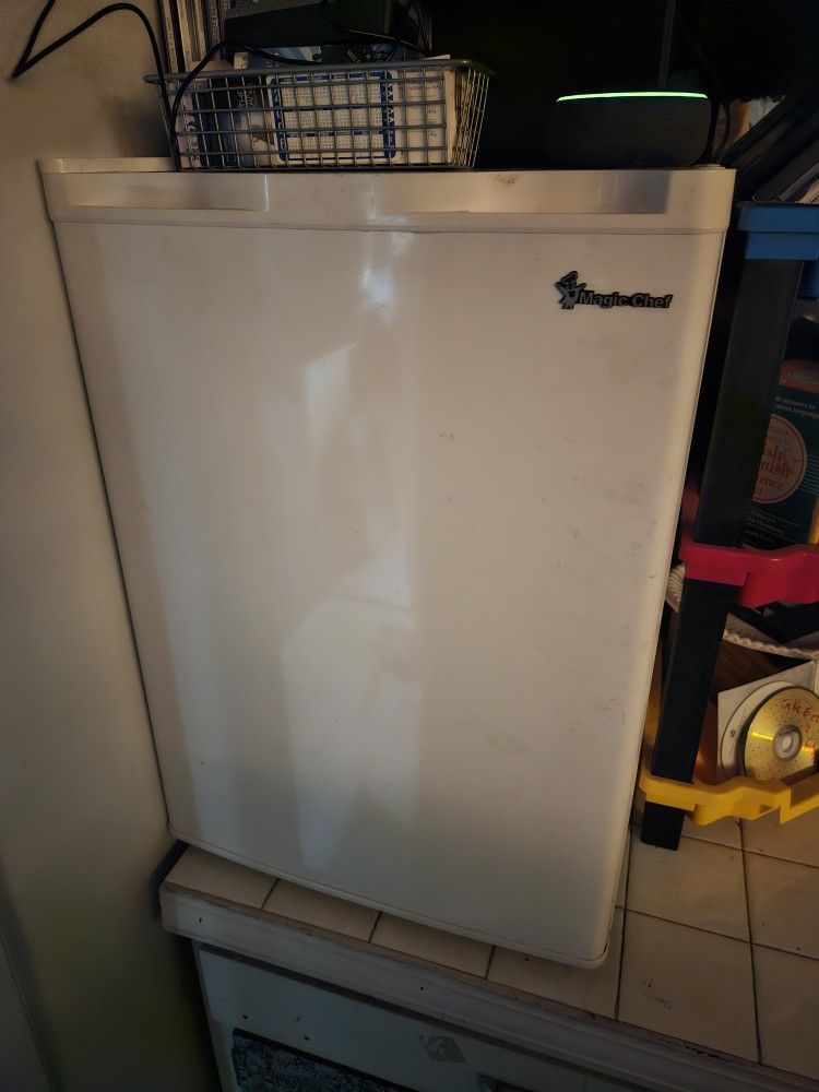 Magic Chef Mini Fridge