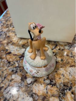 Lenox Disney Classics – “A Friend for Pluto” Figurine w/ Original Box