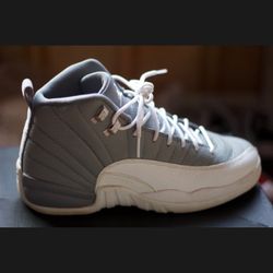 Jordan 12 “Stealth”