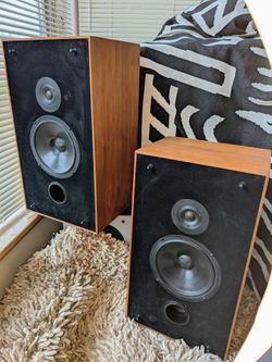 Dahlquist M905 Speakers **Walnut