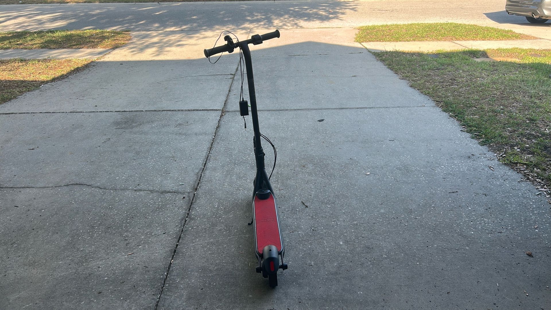 Nine Bot Segway Electric Scooter With Charger (pick Up Only )