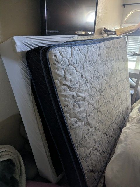 Pillow Top Queen Mattress And Box Spring Set And Metal Frame