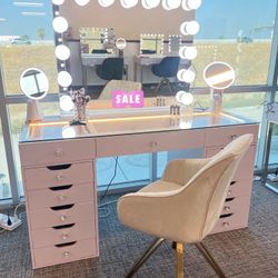Vanity Desk With LED Lights And Hollywood Mirror 